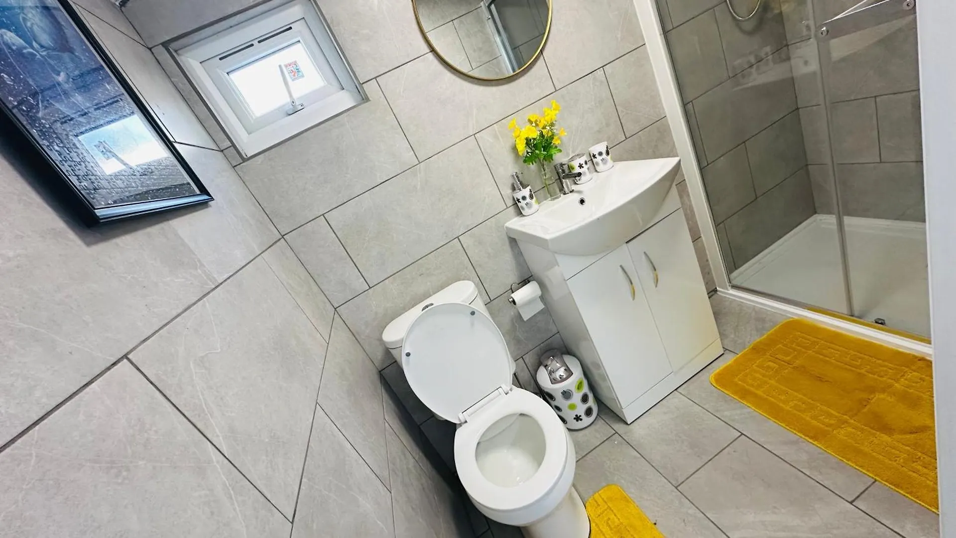Cosy And Comfy Deluxe Entire Apartment London