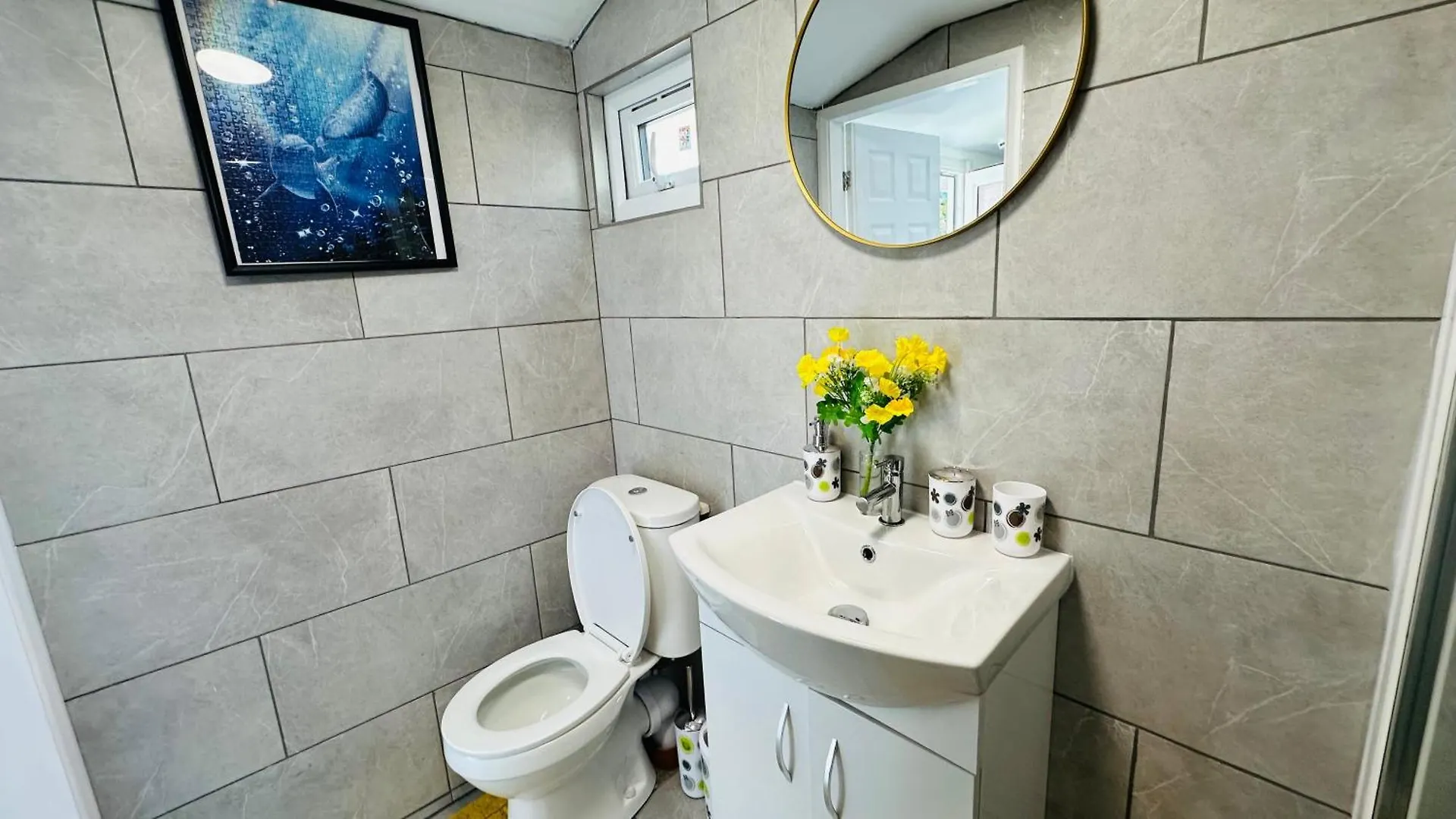Cosy And Comfy Deluxe Entire Apartment London