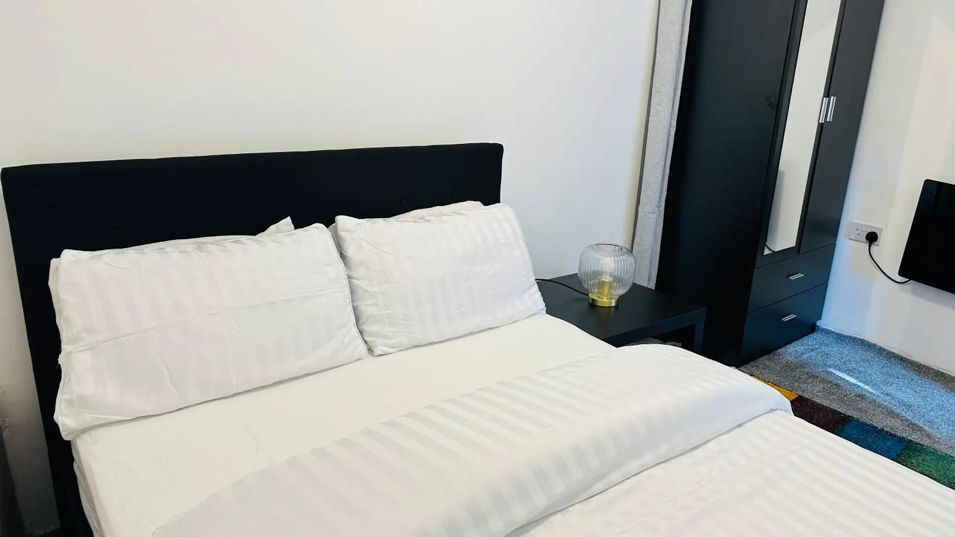 Cosy And Comfy Deluxe Entire Apartment London